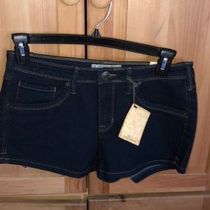 Women’s jean shorts. NWT
